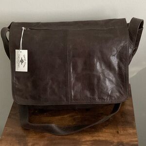 Elegant Dark Brown Leather Shoulder Bag